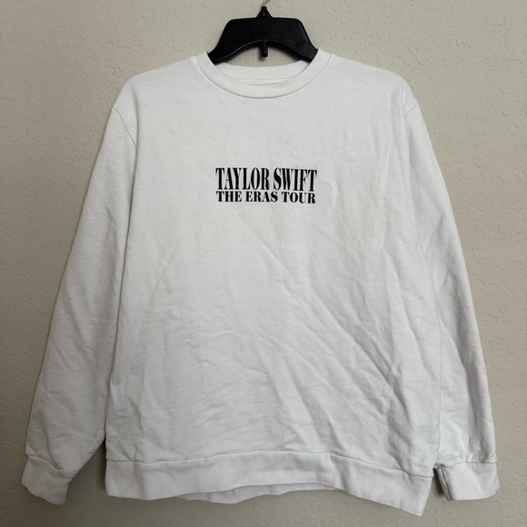 Taylor Swift The Eras Tour White Crewneck Sweater Size M Cotton Made in USA - Picture 2 of 5